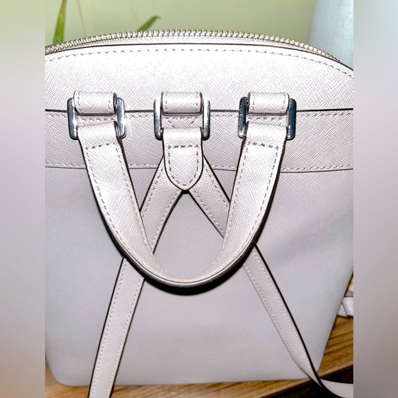 Michael Michael Kors Emmy LG Leather Backpack Pearl Gray with adjustable strap - Picture 5 of 10